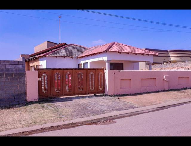 3 BEDROOM HOUSE FOR SALE IN DOBSONVILLE